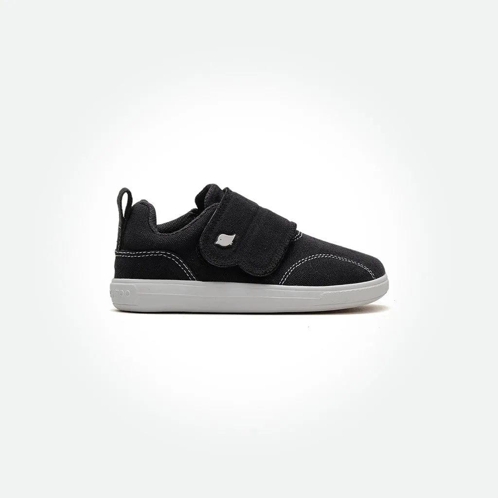 Badii Barefoot Sneakers - Black On White
