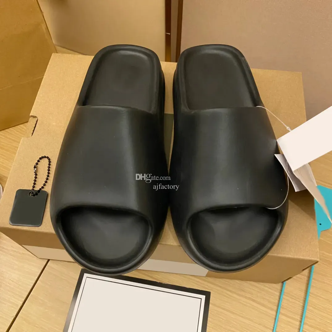 Slippers EVA men woman Comfortable foam runners Sandals Glow Green Soot Onyx Black Bone Blue Resin Desert Sand Pure slides mens slide
