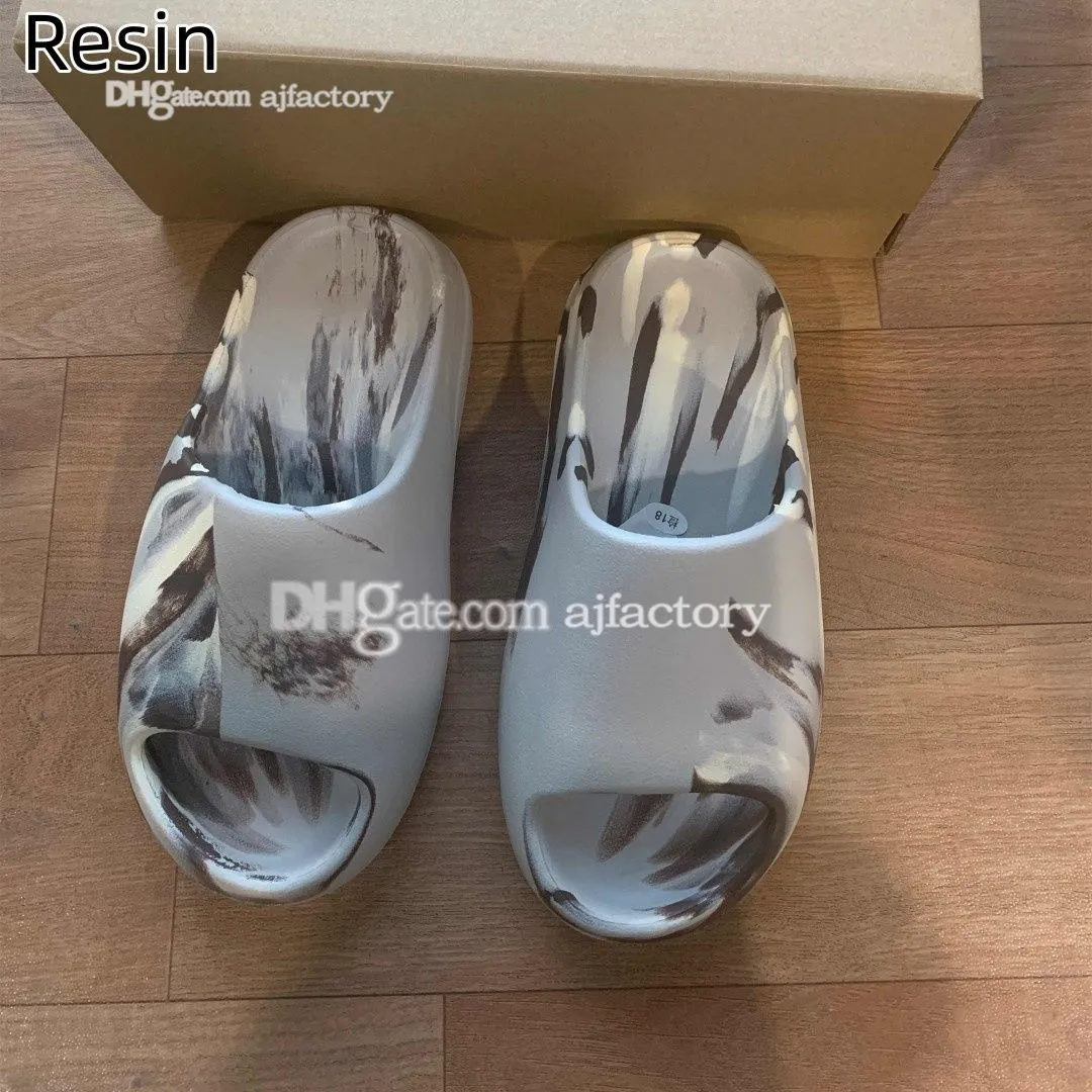 Slippers EVA men woman Comfortable foam runners Sandals Glow Green Soot Onyx Black Bone Blue Resin Desert Sand Pure slides mens slide
