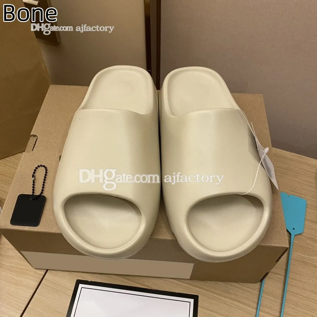 Slippers EVA men woman Comfortable foam runners Sandals Glow Green Soot Onyx Black Bone Blue Resin Desert Sand Pure slides mens slide