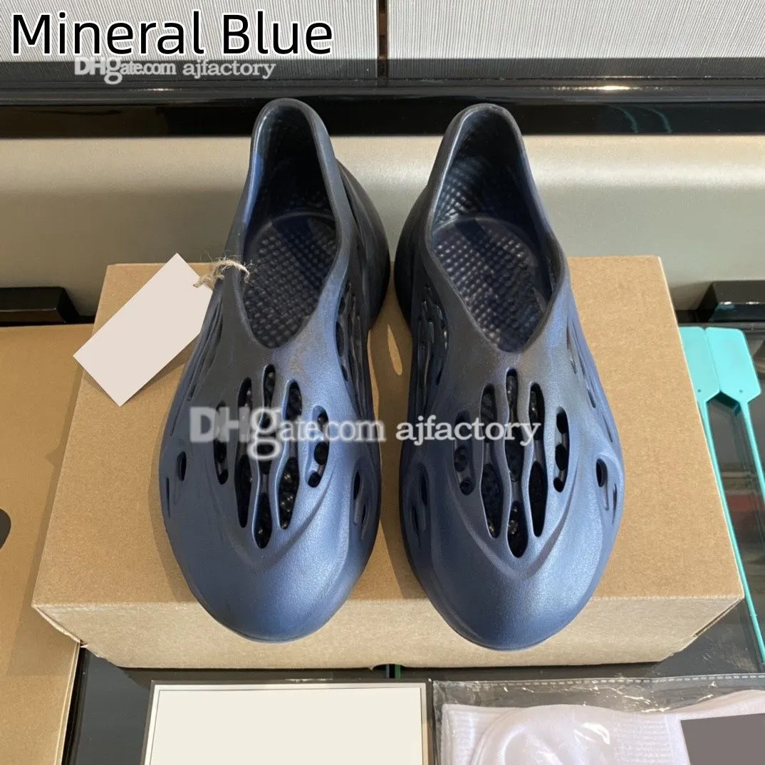 Slippers EVA men woman Comfortable foam runners Sandals Glow Green Soot Onyx Black Bone Blue Resin Desert Sand Pure slides mens slide