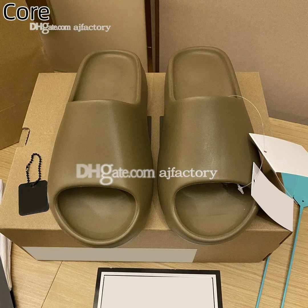 Slippers EVA men woman Comfortable foam runners Sandals Glow Green Soot Onyx Black Bone Blue Resin Desert Sand Pure slides mens slide