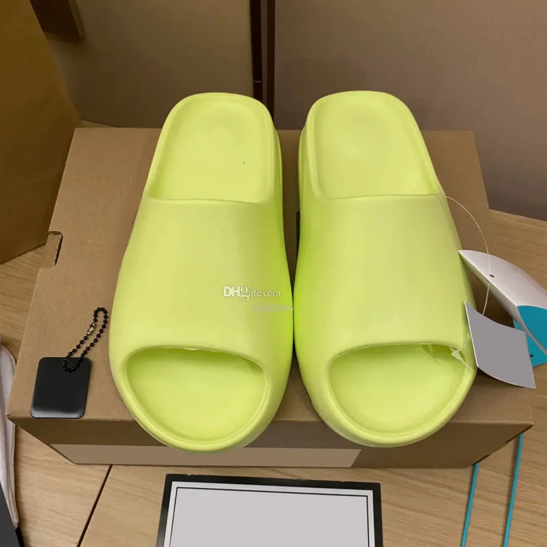Slippers EVA men woman Comfortable foam runners Sandals Glow Green Soot Onyx Black Bone Blue Resin Desert Sand Pure slides mens slide