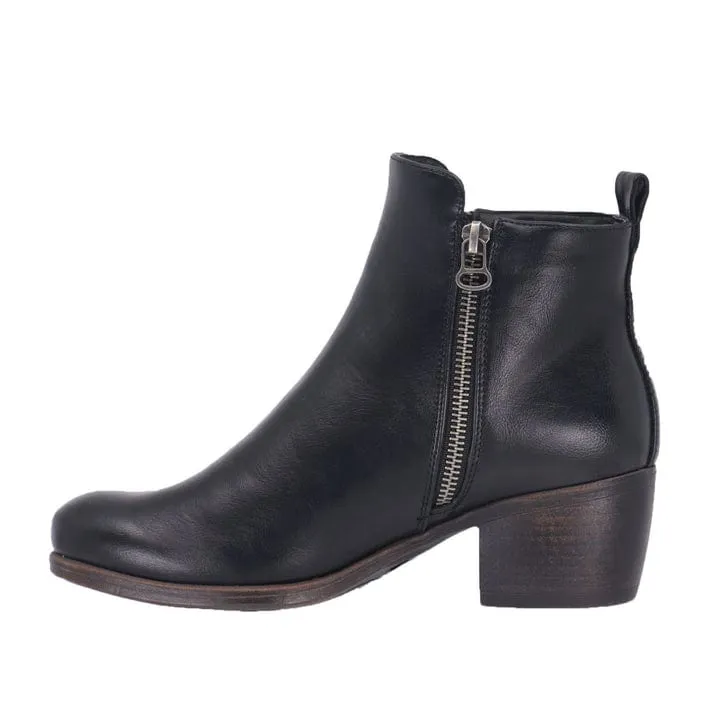 Taxi Women's Hailey-05 Waterproof Boots- Black