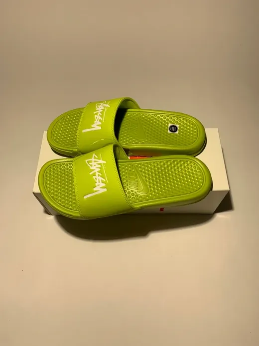 Volt Benassi Slides